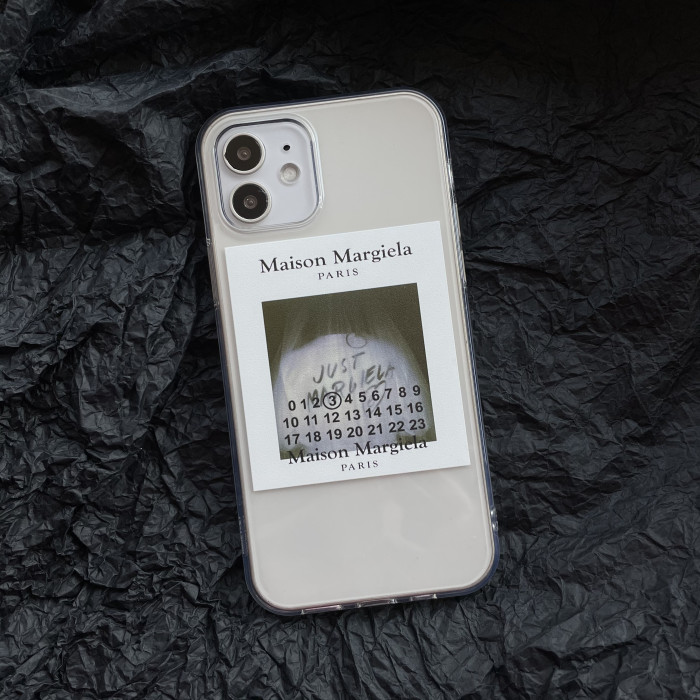 マルジェラ iPhone14 ProMaxケース カレンダータグ