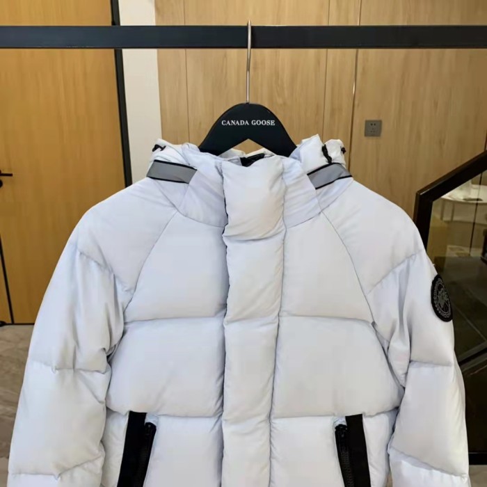 Canada Goose Junction Reflective 90% White Duck Down CG-068