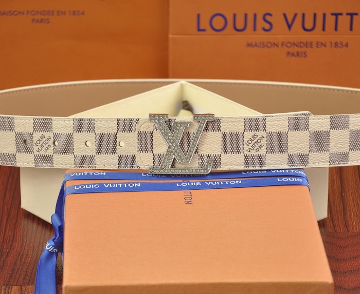 Wholesale LV Belt With Exquisite Box and Bag B-014