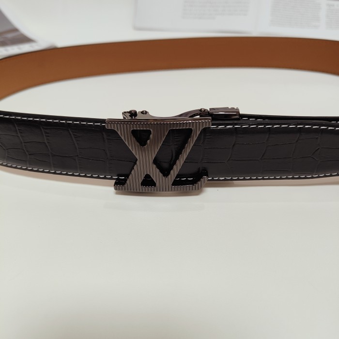 Wholesale LV Belt With Exquisite Box and Bag B-013