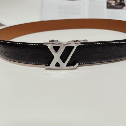 Wholesale LV Belt With Exquisite Box and Bag B-013