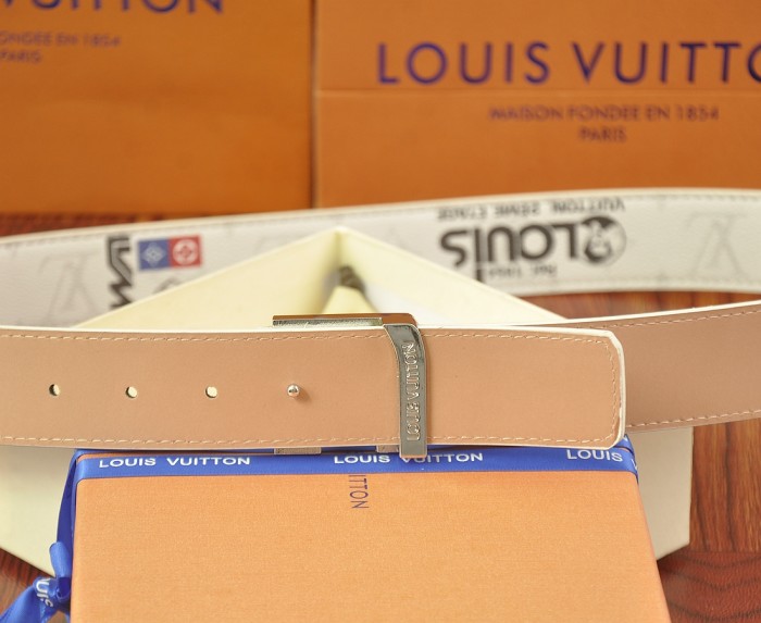 Wholesale LV Belt With Exquisite Box and Bag B-016