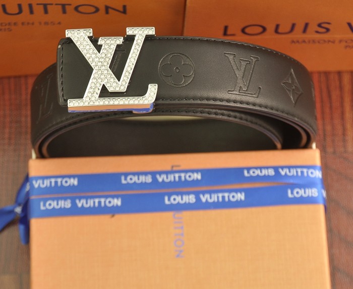 Wholesale LV Belt With Exquisite Box and Bag B-015