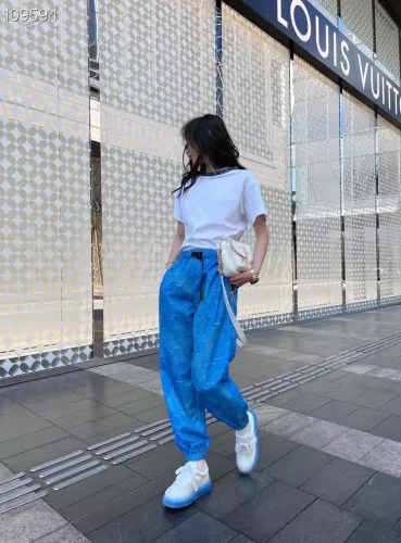 Louis Vuitton Counter Quality Elastic Waist For Men and Women Shorts With All Tags ALV-017