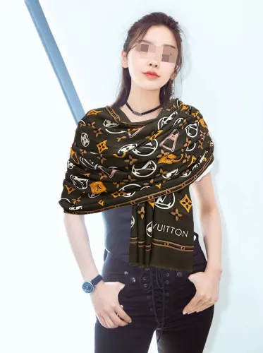 LV Double Sided Ring Fleece Scarf High Quality with Box SCF-023