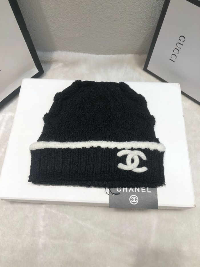 Chanel Knitted Hat with Box BEN-044