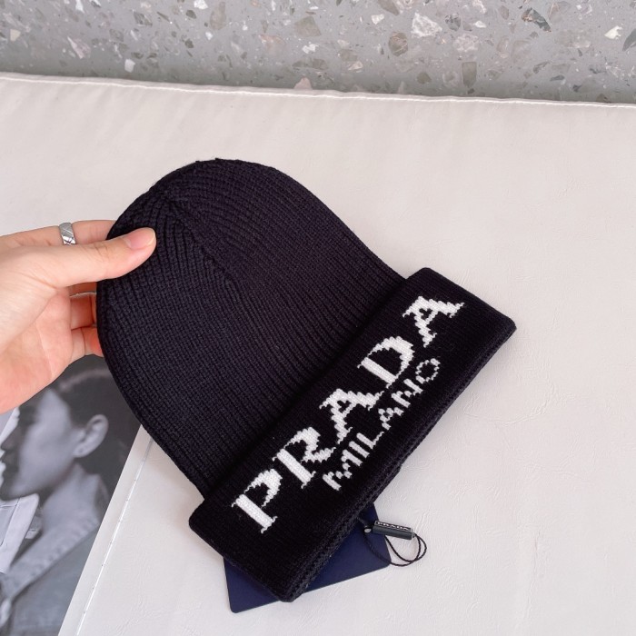 Prada Wool-Blend Knitted Hat with Box BEN-021