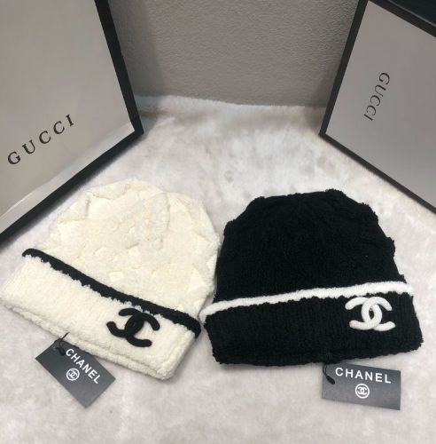 Chanel Knitted Hat with Box BEN-044