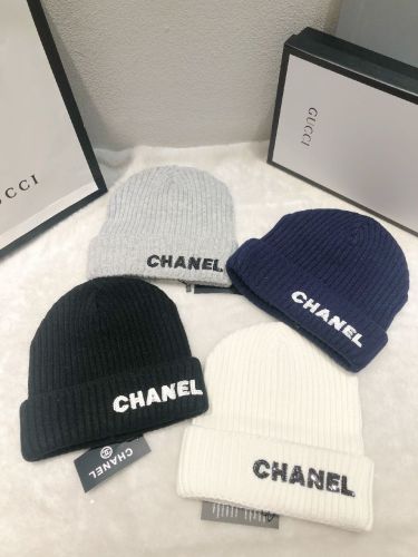 Chanel Knitted Hat with Box BEN-045