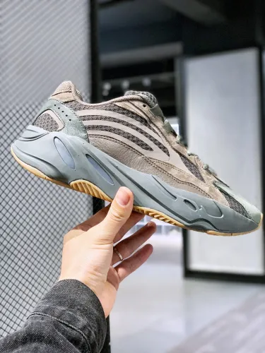 Original Level High Quality Adidas Yeezy Boost 700 V2 BASF 3M Reflective Material Sneaker with Box BDYZ-004