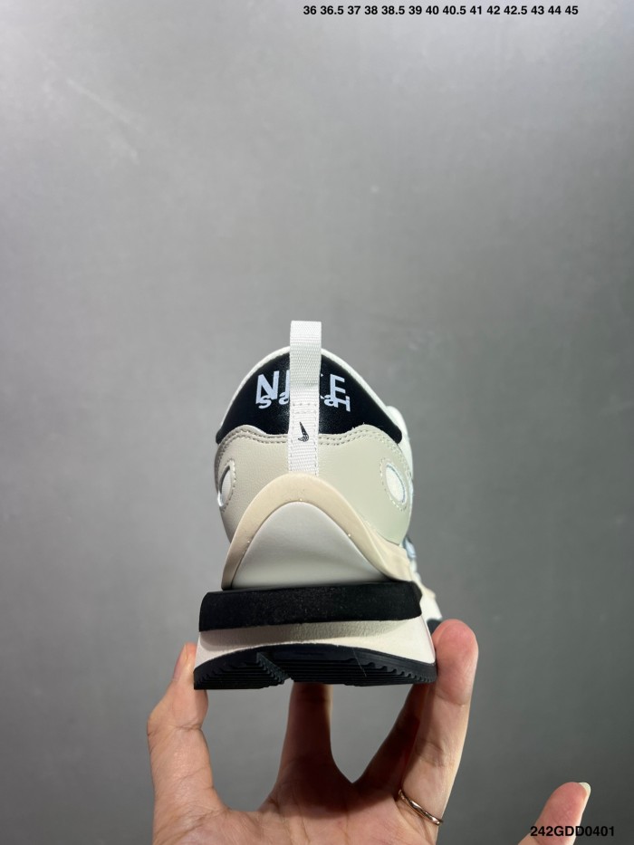 High Quality Nike Ldwaffle /Sacai Sneaker with Box NNKS-040