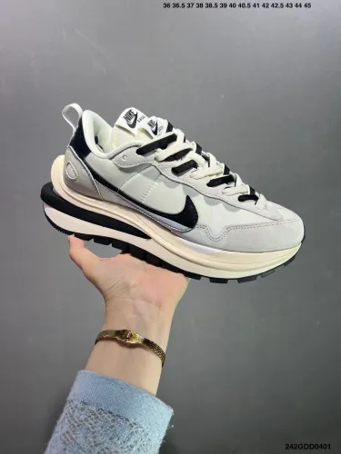 High Quality Nike Ldwaffle /Sacai Sneaker with Box NNKS-040