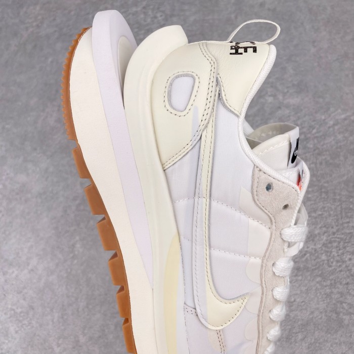 Nike Vaporwaffle Sacai Sail Gum