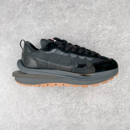 Nike Vaporwaffle sacai Black Gum