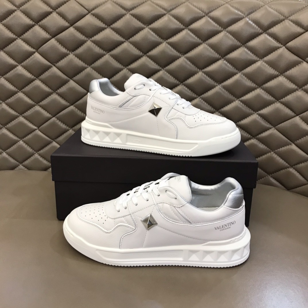 valentino one stud mini