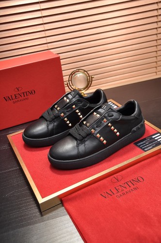 Valentino Garavani Rockstud Untitled calfskin sneaker 13