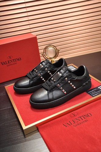 Valentino Garavani Rockstud Untitled calfskin sneaker 8