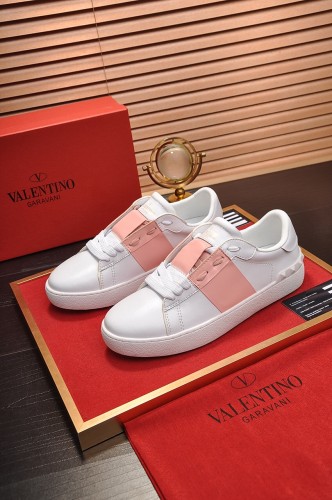 Valentino Garavani Rockstud Untitled calfskin sneaker 30