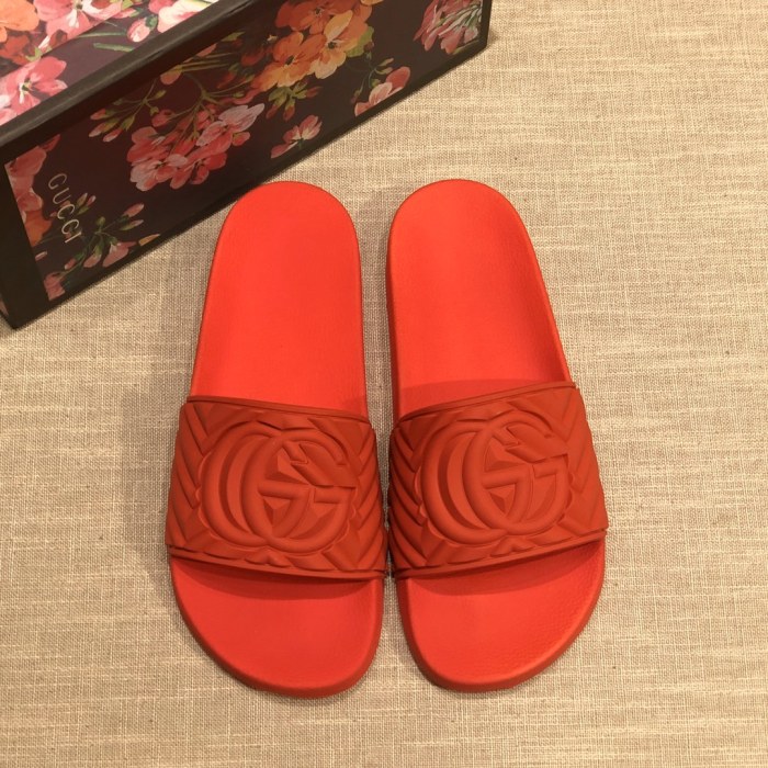 Gucci Slippers 52