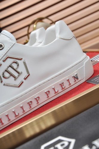 Philipp Plein Low Top Sneakers 31