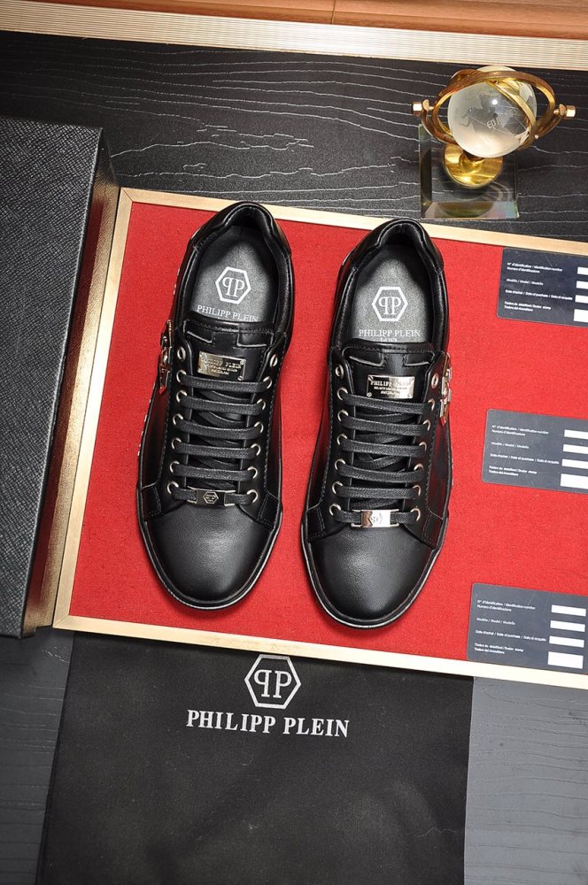 Philipp Plein Low Top Sneakers 37