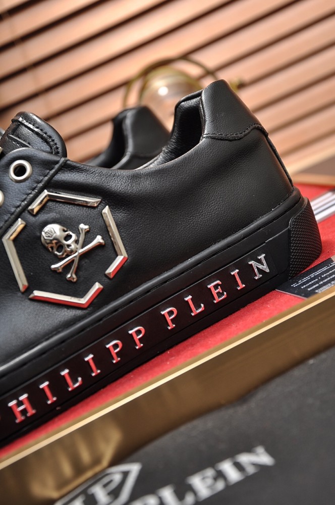 Philipp Plein Low Top Sneakers 37