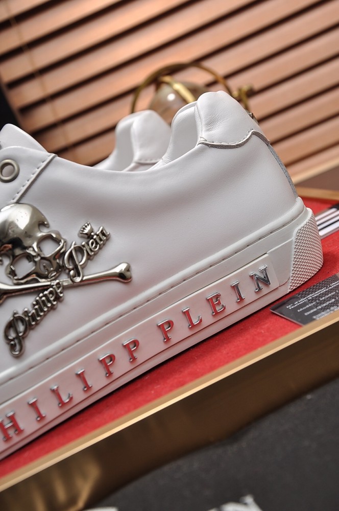 Philipp Plein Low Top Sneakers 32