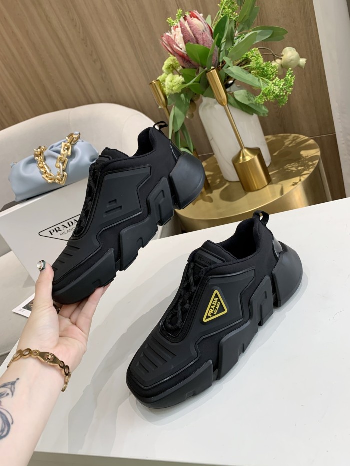 Prada Low Top sneaker 45