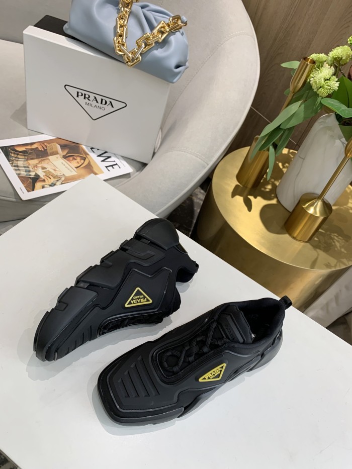 Prada Low Top sneaker 45