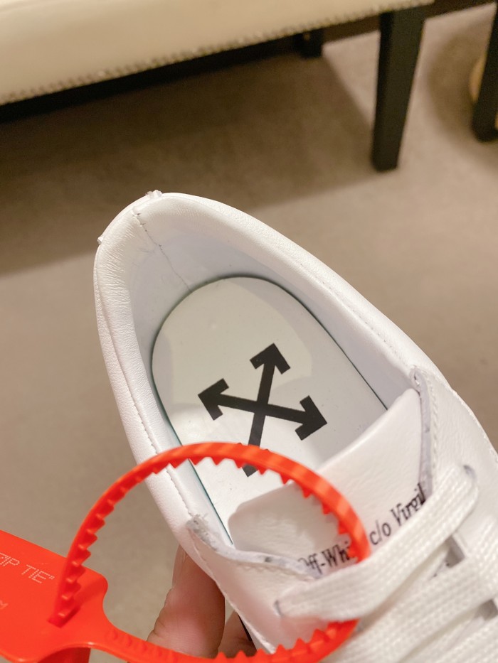 Off-White Low Vulc White Black AW20