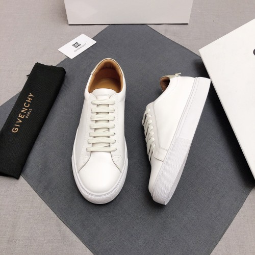 Givenchy Urban Street Logo-print Leather Sneakers 31