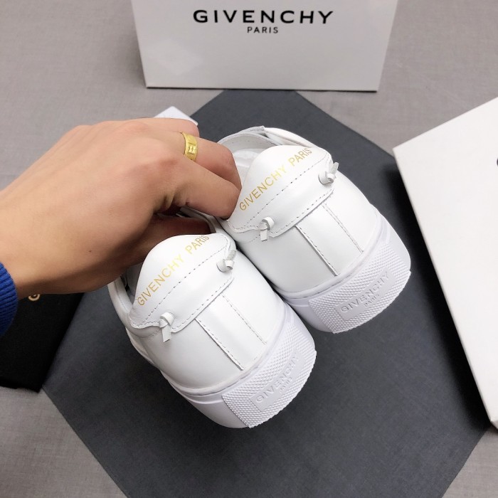 Givenchy Urban Street Logo-print Leather Sneakers 33