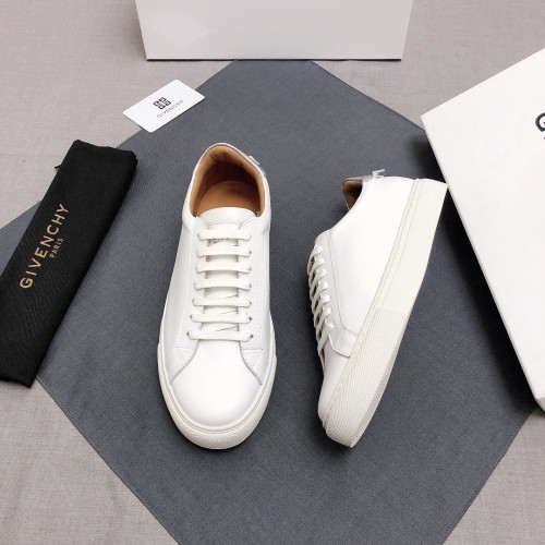 Givenchy Urban Street Logo-print Leather Sneakers 32