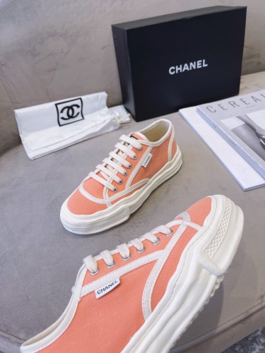 Chanel Flat canvas Sneaker 14