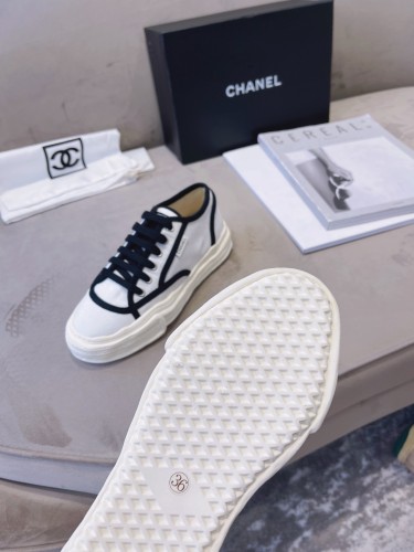 Chanel Flat canvas Sneaker 11