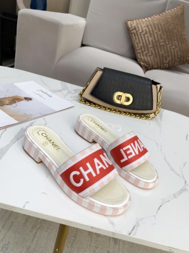 Chanel Slides 17