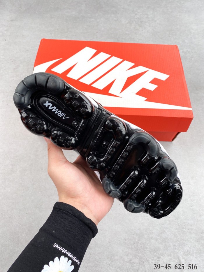nike air vapormax plus overbranding black