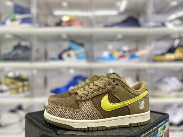 Nike Dunk Low SP UNDEFEATED Canteen Dunk vs. AF1 Pack