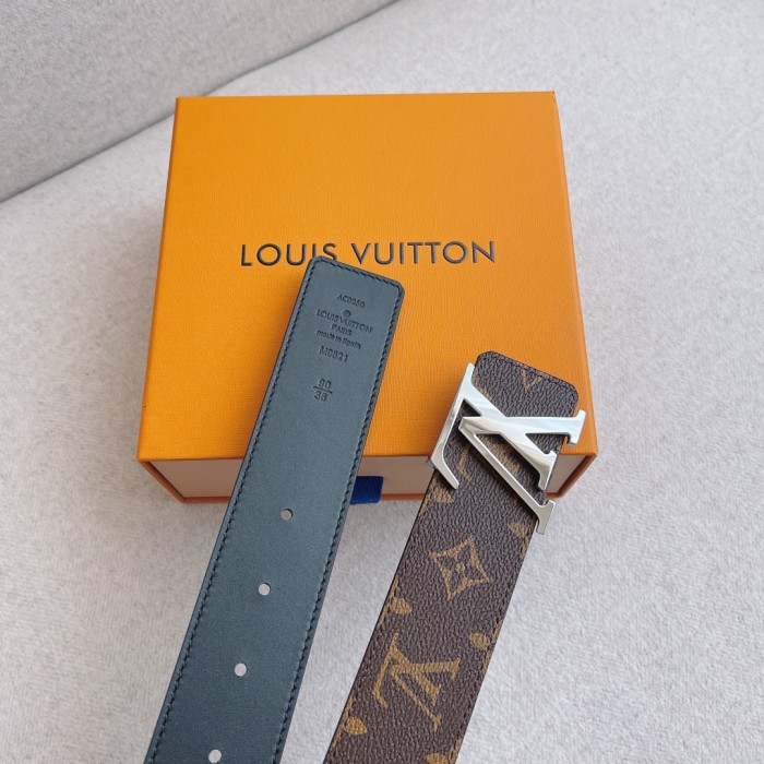 Louis Vuitton Belt 1 (width 4cm)