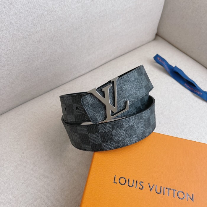 Louis Vuitton Belt 1 (width 4cm)