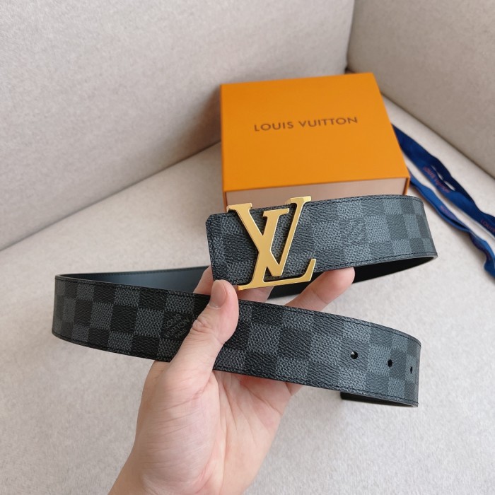 Louis Vuitton Belt 1 (width 4cm)