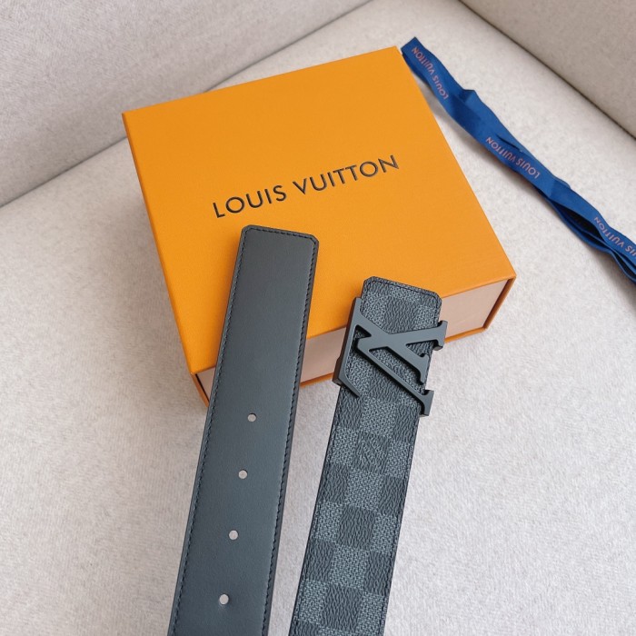 Louis Vuitton Belt 1 (width 4cm)