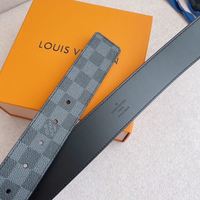 Louis Vuitton Belt 1 (width 4cm)