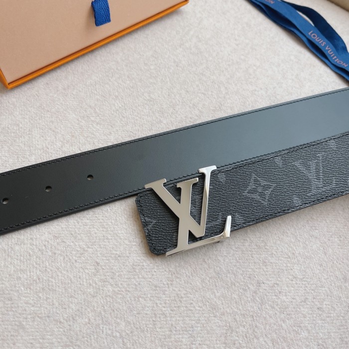 Louis Vuitton Belt 1 (width 4cm)