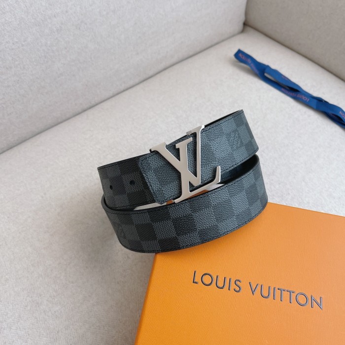 Louis Vuitton Belt 1 (width 4cm)