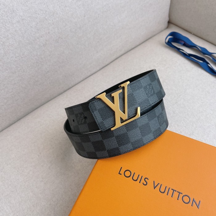 Louis Vuitton Belt 1 (width 4cm)