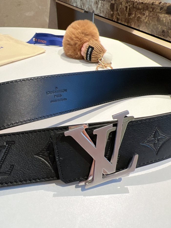 Louis Vuitton Belt 4 (width 4cm)