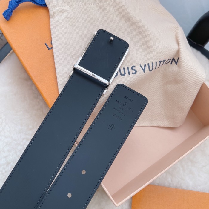 Louis Vuitton Belt 3 (width 4cm)