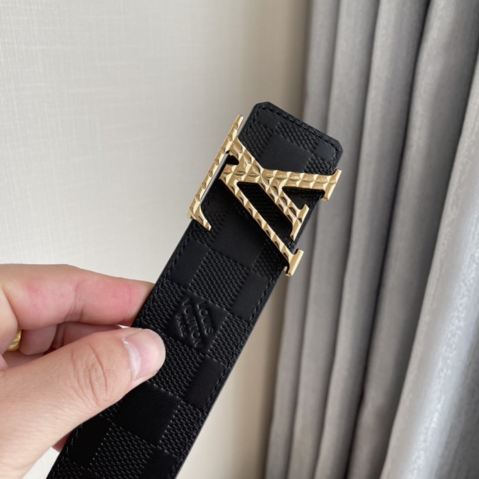 Louis Vuitton Belt 6 (width 4cm)