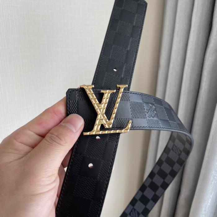 Louis Vuitton Belt 6 (width 4cm)